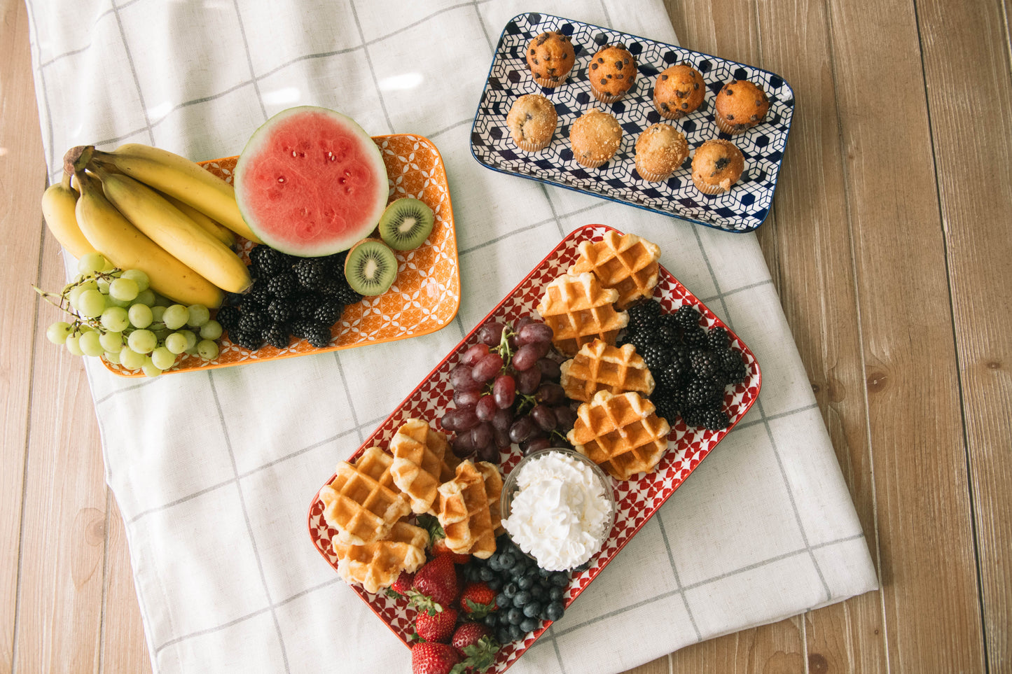 Annovero Colorful Serving Trays, Set of 3